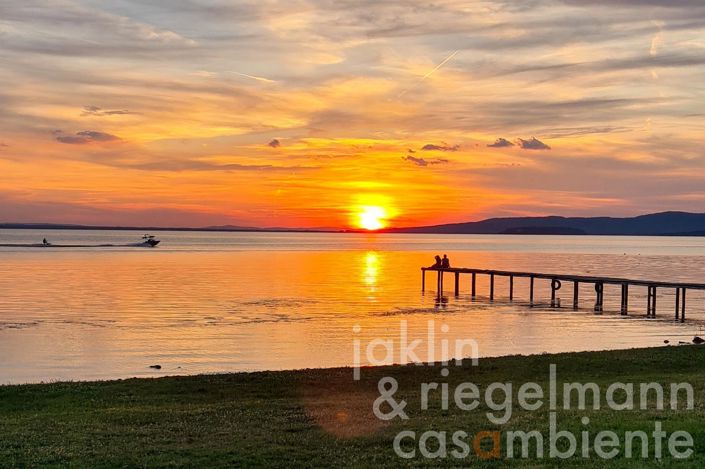 Image No.30-Maison de campagne de 3 chambres à vendre à Magione