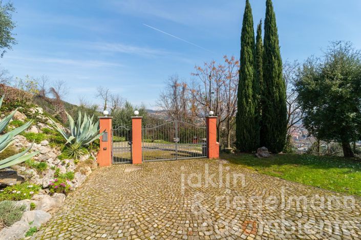 Image No.28-Maison de campagne de 5 chambres à vendre à La Spezia