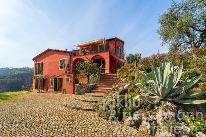 Image No.3-Maison de campagne de 5 chambres à vendre à La Spezia