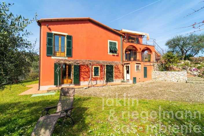 Image No.5-Maison de campagne de 5 chambres à vendre à La Spezia