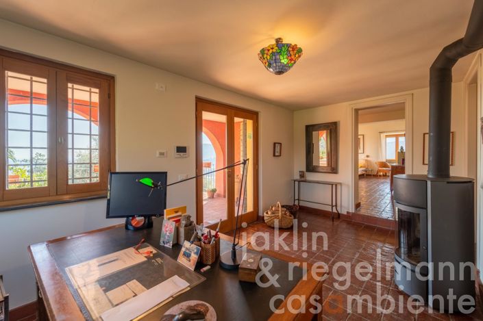 Image No.50-Maison de campagne de 5 chambres à vendre à La Spezia