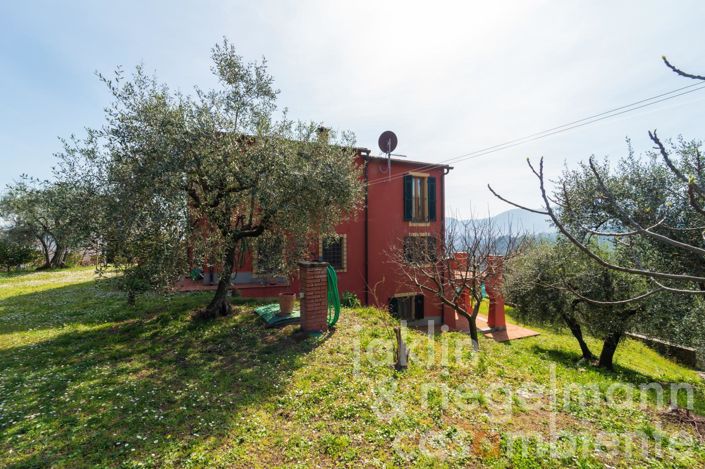 Image No.9-Maison de campagne de 5 chambres à vendre à La Spezia