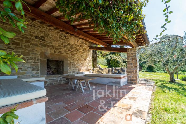 Image No.26-5 Bed Country House for sale