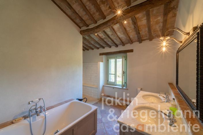 Image No.52-5 Bed Country House for sale