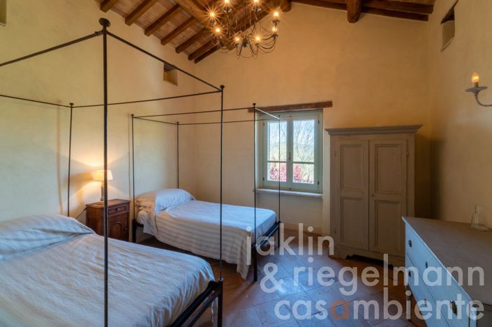 Image No.55-5 Bed Country House for sale