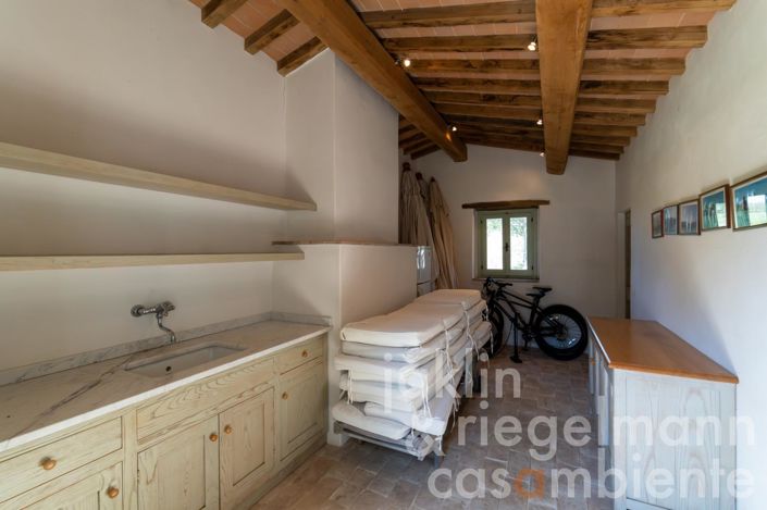 Image No.64-5 Bed Country House for sale