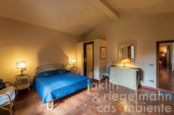 Image No.21-5 Bed Country House for sale