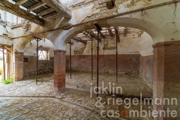 Image No.21-Maison de campagne de 4 chambres à vendre à Todi