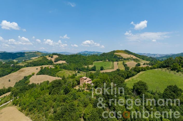 Image No.1-Maison de campagne de 5 chambres à vendre à Urbino