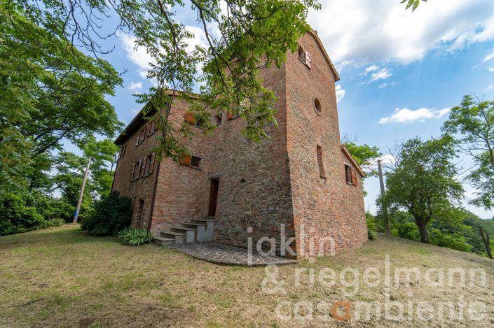 Image No.17-5 Bed Country House for sale