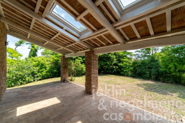 Image No.22-5 Bed Country House for sale