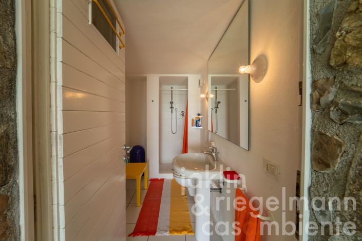 Image No.39-2 Bed Country House for sale