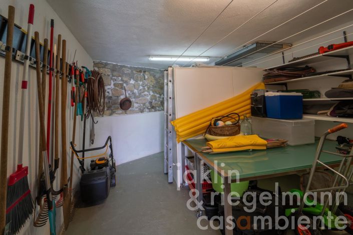 Image No.40-2 Bed Country House for sale