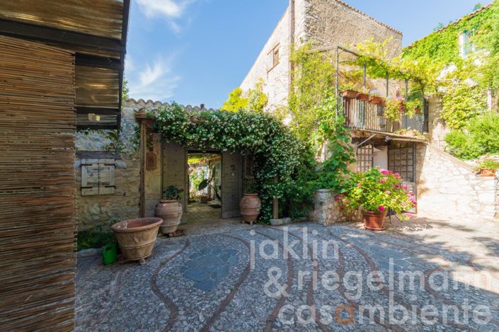 Image No.5-5 Bed Country House for sale