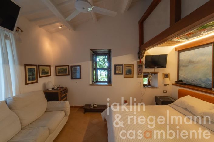 Image No.50-5 Bed Country House for sale