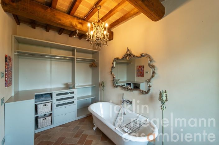 Image No.44-5 Bed Country House for sale