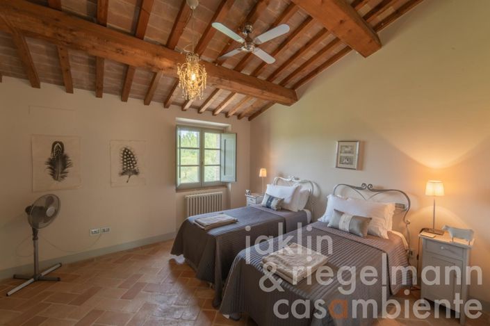 Image No.51-5 Bed Country House for sale