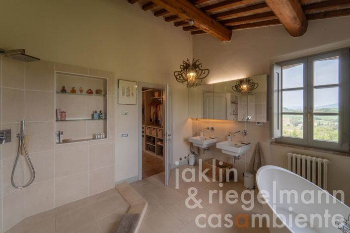 Image No.53-5 Bed Country House for sale