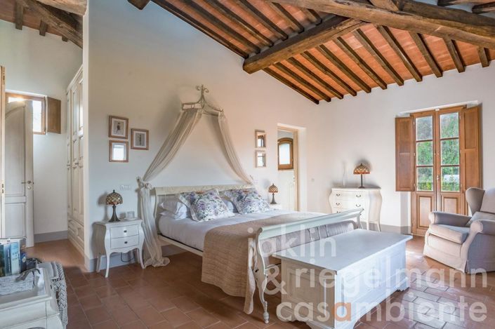 Image No.51-6 Bed Country House for sale