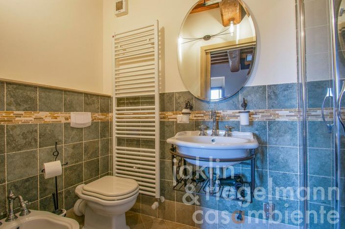 Image No.52-6 Bed Country House for sale