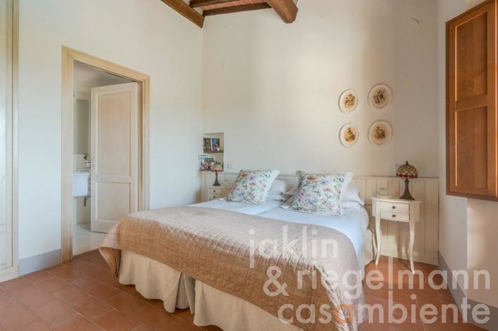 Image No.57-6 Bed Country House for sale