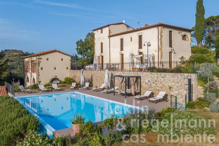 Image No.6-6 Bed Country House for sale