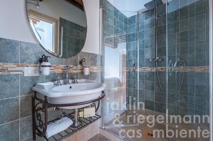 Image No.62-6 Bed Country House for sale