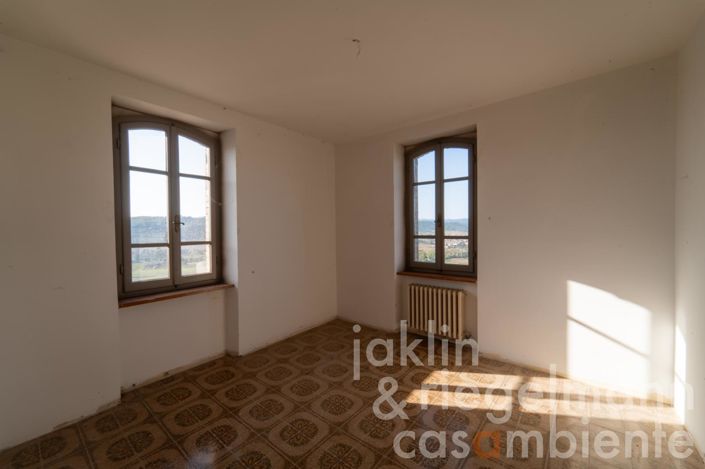 Image No.39-8 Bed Farmhouse for sale