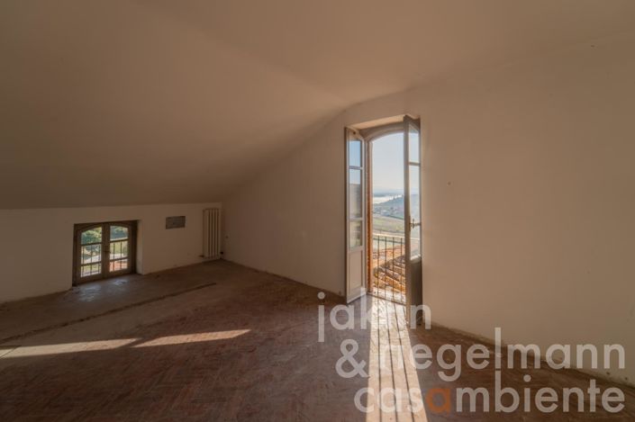 Image No.44-8 Bed Farmhouse for sale