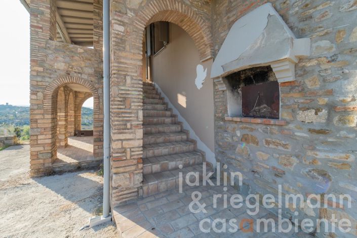 Image No.47-8 Bed Farmhouse for sale