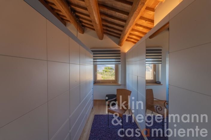 Image No.29-5 Bed Country House for sale