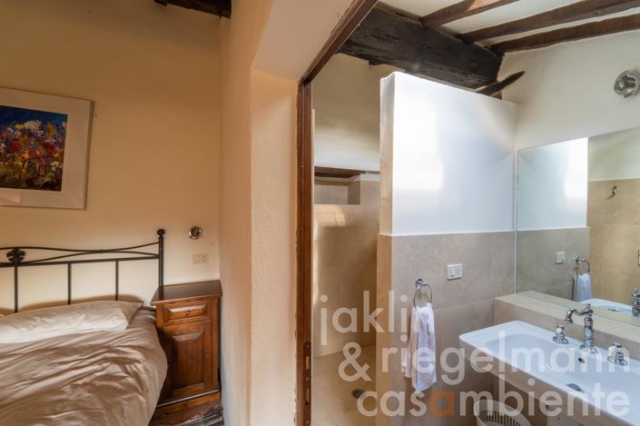 Image No.27-5 Bed Country House for sale