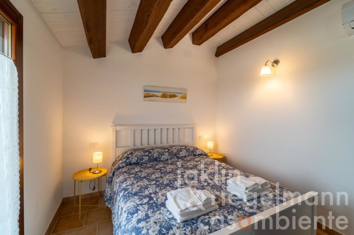 Image No.100-14 Bed Farmhouse for sale