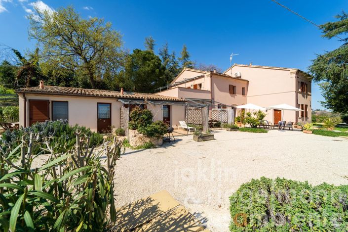 Image No.19-14 Bed Farmhouse for sale