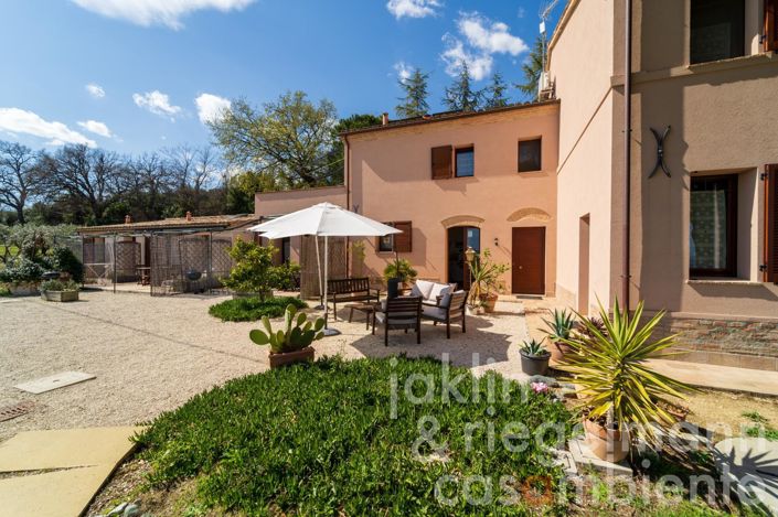 Image No.21-14 Bed Farmhouse for sale