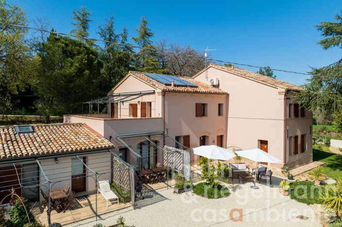 Image No.4-14 Bed Farmhouse for sale