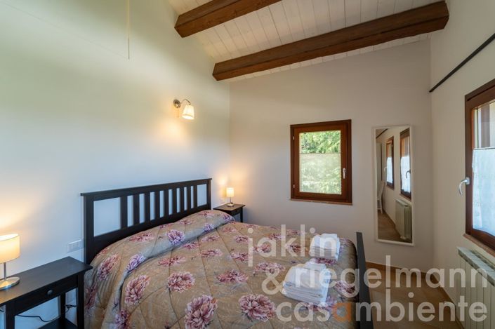 Image No.64-14 Bed Farmhouse for sale