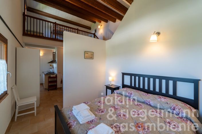 Image No.65-14 Bed Farmhouse for sale