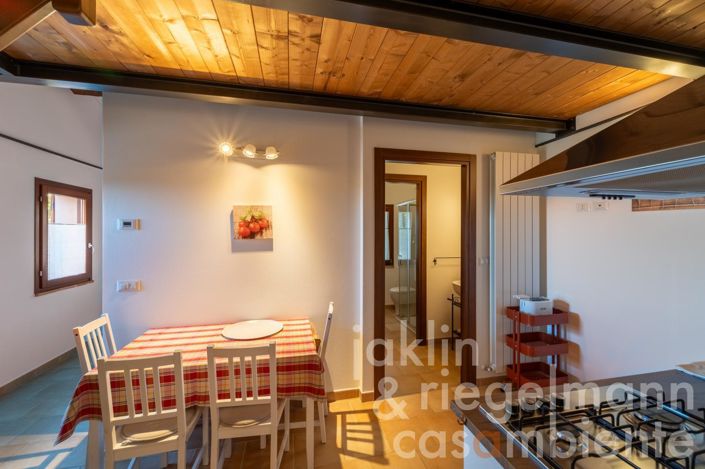 Image No.68-14 Bed Farmhouse for sale