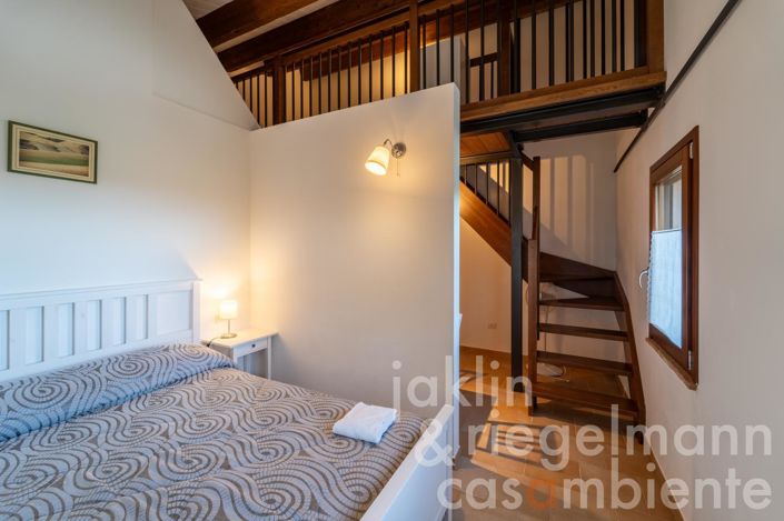 Image No.70-14 Bed Farmhouse for sale