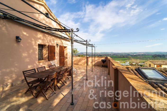 Image No.79-14 Bed Farmhouse for sale