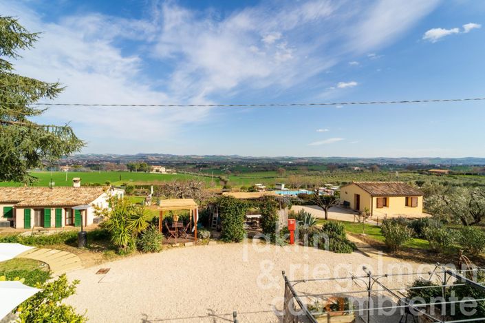 Image No.80-14 Bed Farmhouse for sale