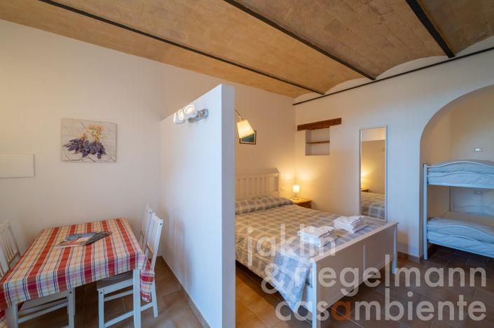 Image No.86-14 Bed Farmhouse for sale