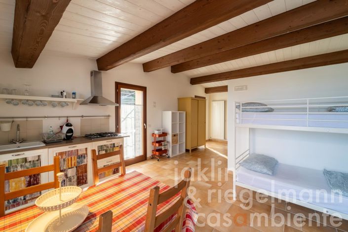 Image No.92-14 Bed Farmhouse for sale