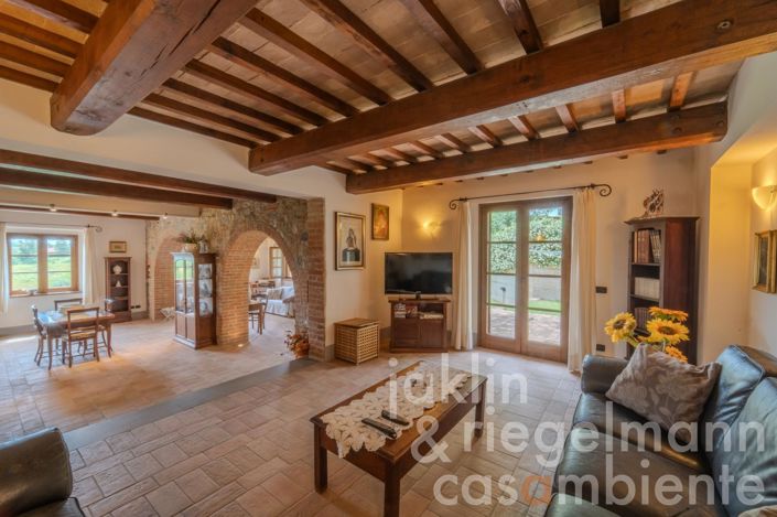 Image No.23-4 Bed Country House for sale