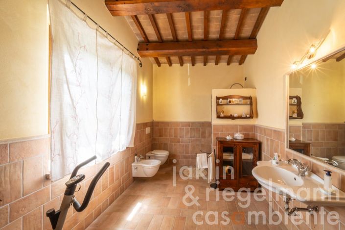 Image No.27-4 Bed Country House for sale