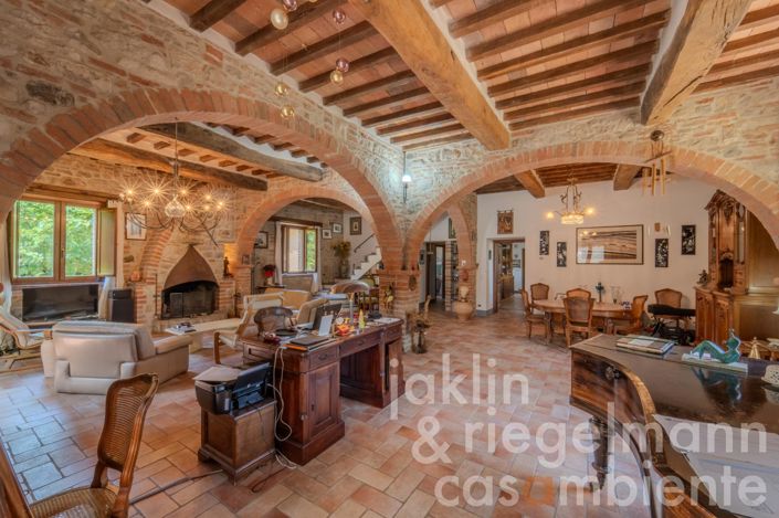 Image No.22-Maison de campagne de 10 chambres à vendre à Fratta Todina