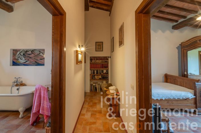 Image No.33-10 Bed Country House for sale