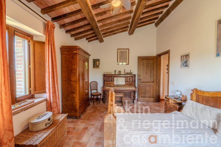Image No.34-10 Bed Country House for sale