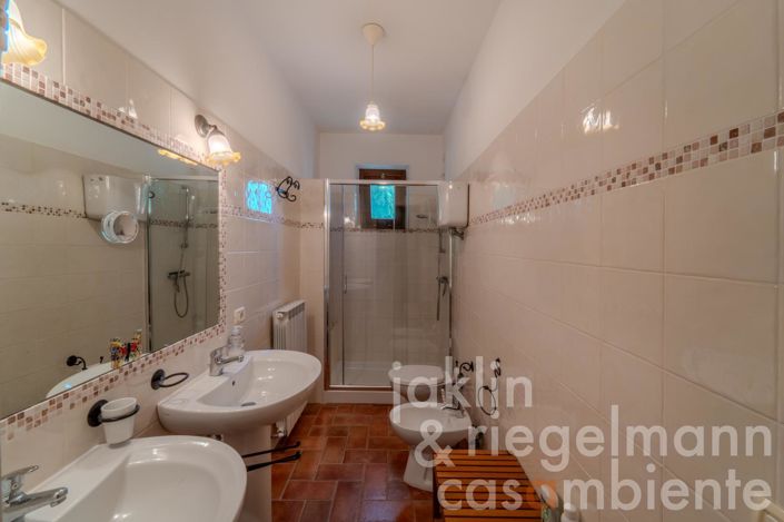 Image No.40-10 Bed Country House for sale